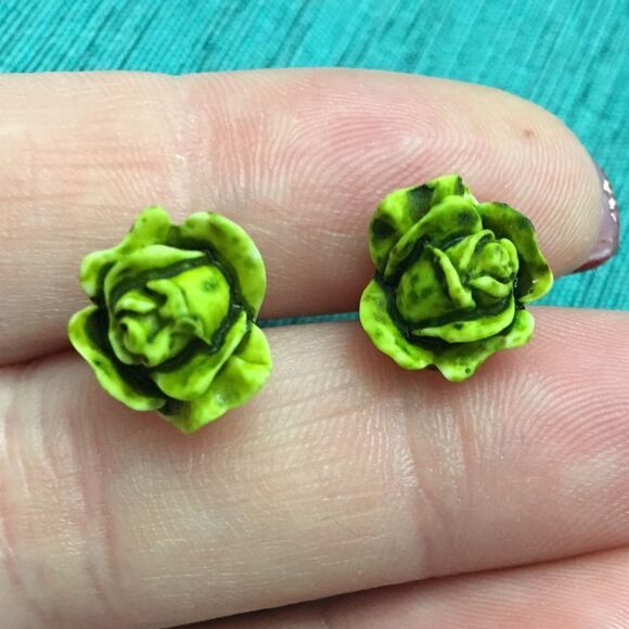 (K1) Flower Earrings - Picture 3 of 7